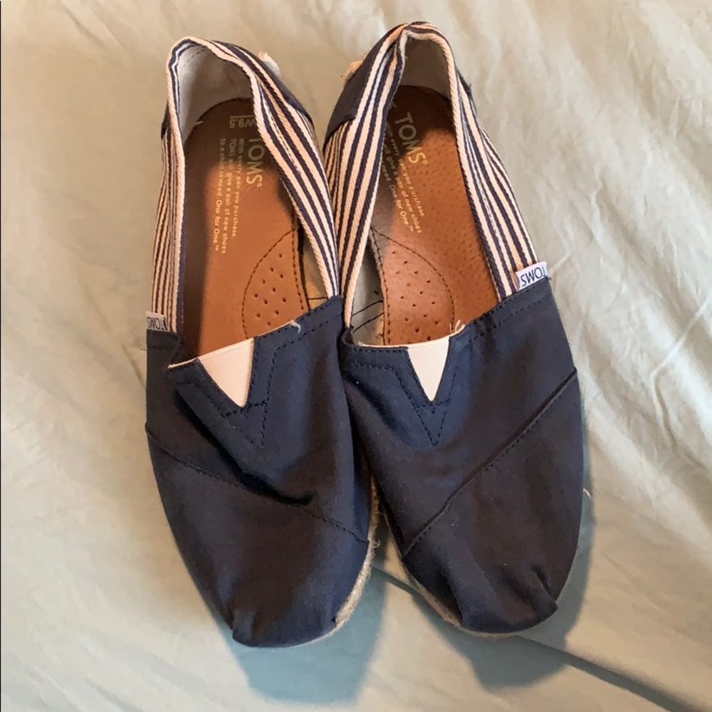 Toms